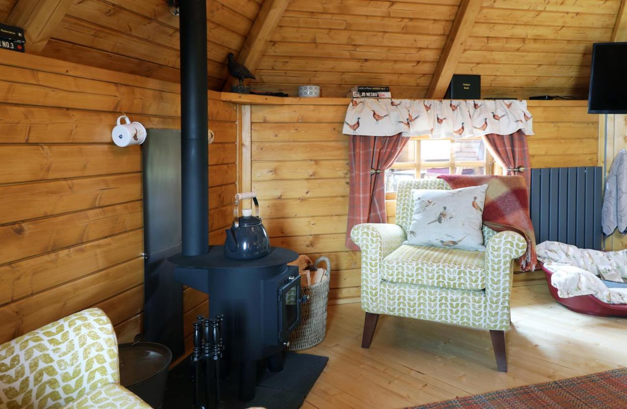 Elsay May Luxury Hot Tub Lodges Exclusively For Couples Over 25Yrs And Dog Friendly Turnberry Exterior photo